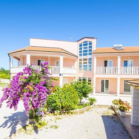 Apartments Hrgovic Рогозниця Екстер'єр фото