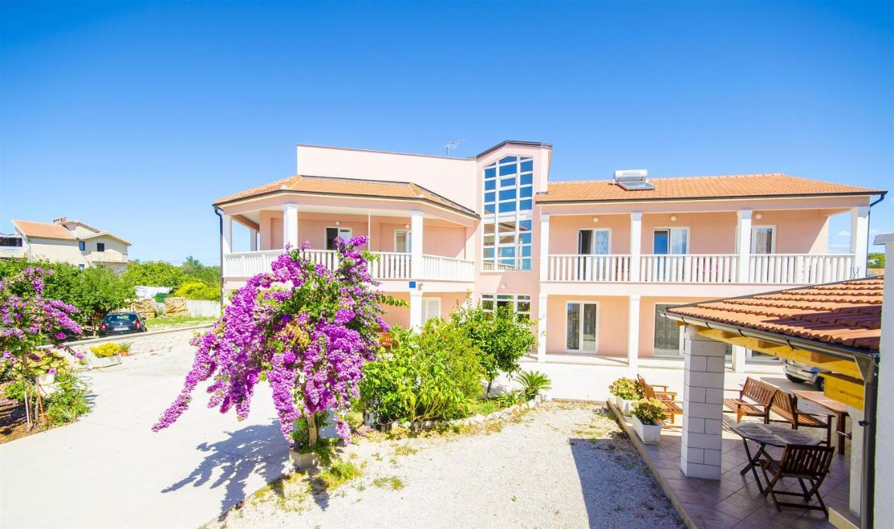 Apartments Hrgovic Рогозниця Екстер'єр фото