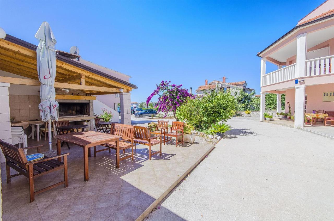 Apartments Hrgovic Рогозниця Екстер'єр фото