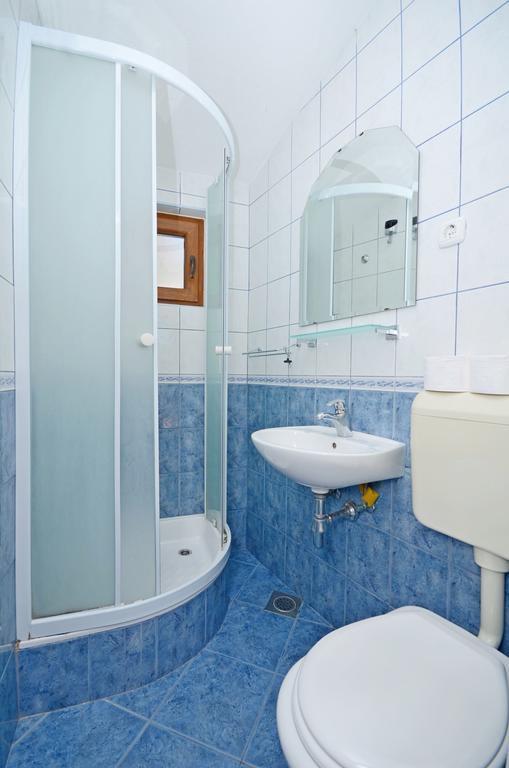 Apartments Hrgovic Рогозниця Екстер'єр фото