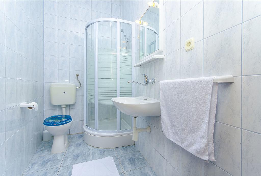 Apartments Hrgovic Рогозниця Екстер'єр фото