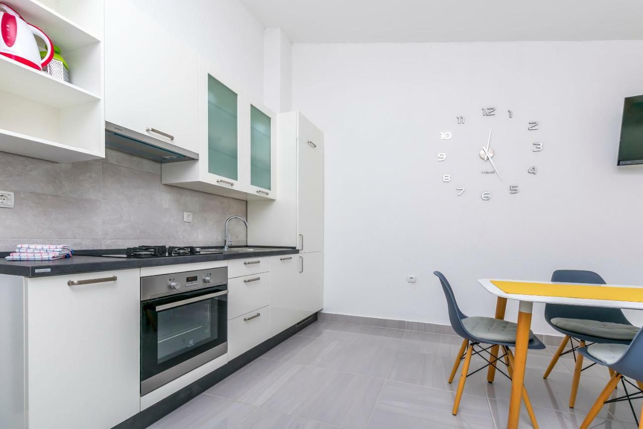 Apartments Hrgovic Рогозниця Екстер'єр фото