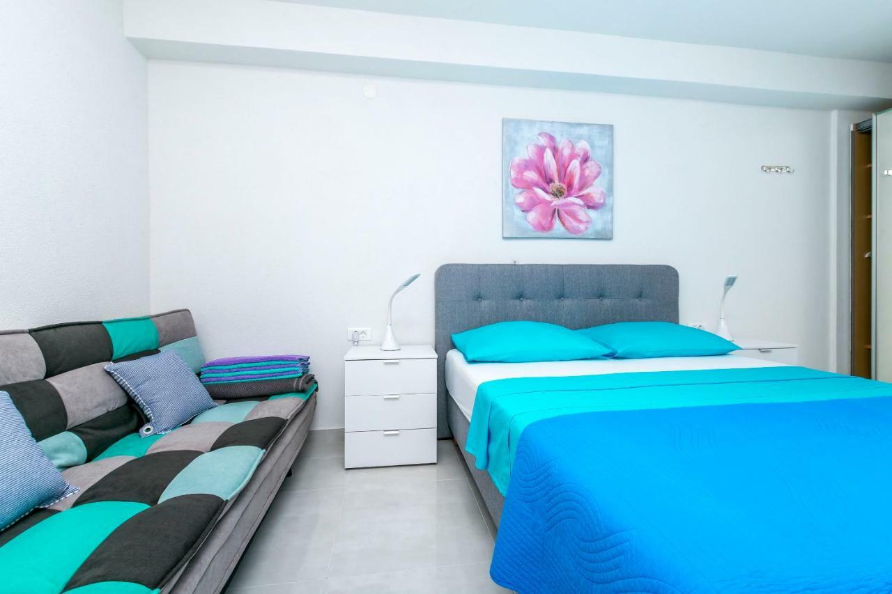 Apartments Hrgovic Рогозниця Екстер'єр фото